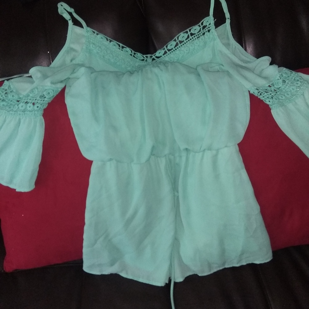 Clothes - Picture 6 of 8